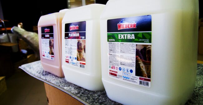 Choose a shampoo for washing carpets